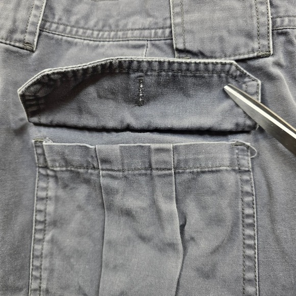 Cabelas Cargo Shorts Mens 34 Gray Cotton Canvas Chino Outdoor Work - Picture 5 of 8